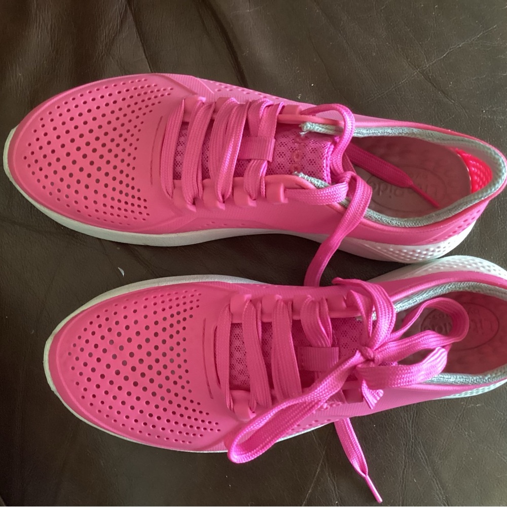 CROCS Women’s Bright Pink Athletic Sneakers